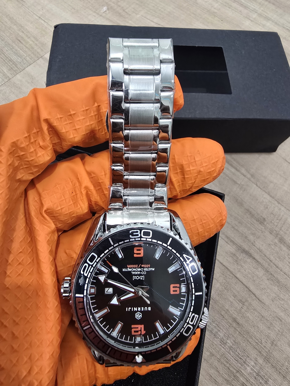 Stainless Steel Men's Dive Watch - Black Dial with Orange Accents.Authomatic